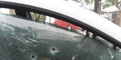 Assalto a loja de armas termina com dois assaltantes mortos e um policial ferido no RS