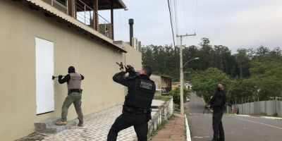 Ao menos seis pessoas são presas em operação contra roubos a instituições bancárias no RS