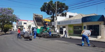 Pavimentação com asfalto supera 116.640 m² em Camaquã