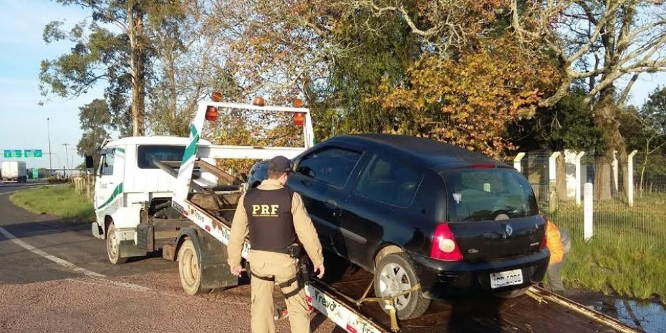 PRF prende motorista embriagado transitando na contramão em frente à unidade policial em Eldorado do Sul