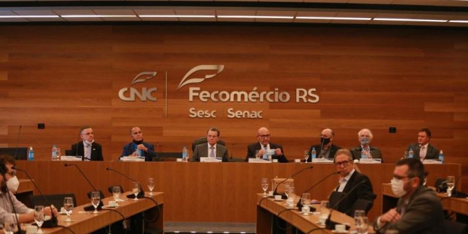 Fecomércio-RS prevê crescimento econômico lento em 2022 