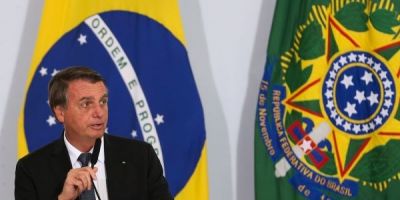 Bolsonaro regulamenta auxílio gás e Programa Alimenta Brasil