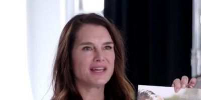 Brooke Shields diz que entrevista de Barbara Walters foi "praticamente criminosa"