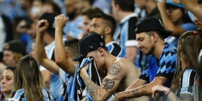 Grêmio vence Atlético-MG, mas é rebaixado para a Série B do Brasileirão