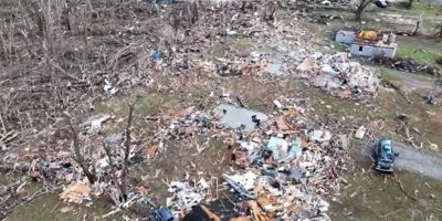 Tornados matam dezenas de pessoas e devastam centenas de km nos EUA