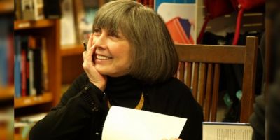 Anne Rice, autora de 'Entrevista com o Vampiro', morre aos 80 anos