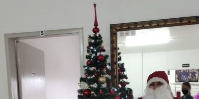 Mamãe Noel da Viégas arrecada doces e alimentos para doar nas comunidades carentes de Camaquã