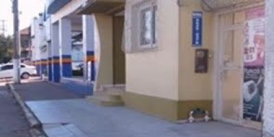 Espaço do Leitor: pedido de conserto de placa de sinalização de trânsito no centro de Camaquã