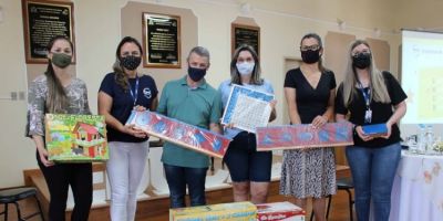 Escolas municipais de Camaquã recebem materiais montessorianos e brinquedos