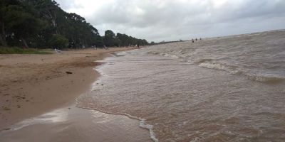 Praias de Arambaré, Tapes, Cristal e São Lourenço do Sul estão próprias para banho