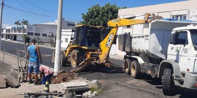 Infraestrutura realiza serviços de recuperação de drenagem em Camaquã