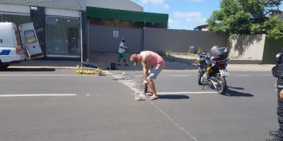 Redutores de velocidade começam a ser instalados na Rua Marechal Floriano em Camaquã