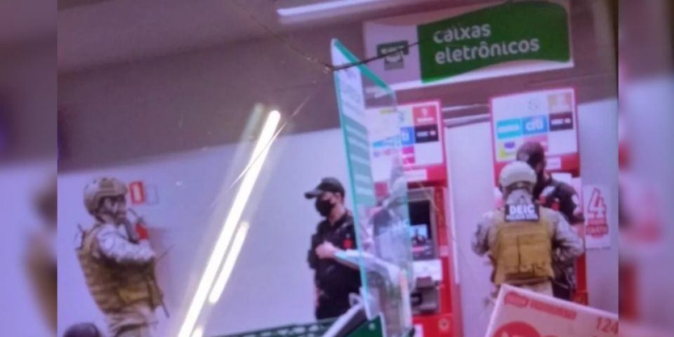 Dois suspeitos de assalto a supermercado morrem em confronto com o Bope