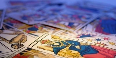 Tarô semanal: veja o que as cartas reservam para o seu signo