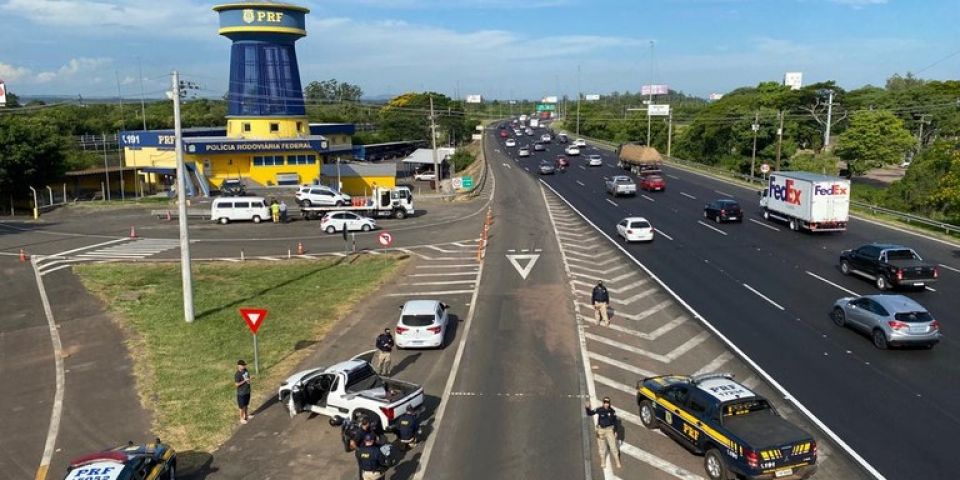 Operação Ano Novo 2022 da PRF registrou menos acidentes em relação ao último ano