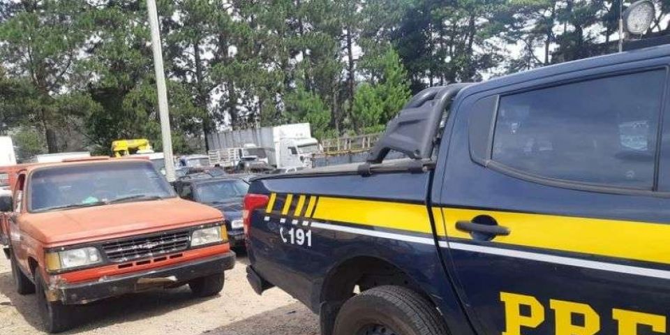 PRF prende homem procurado por homicídio em Caxias do Sul