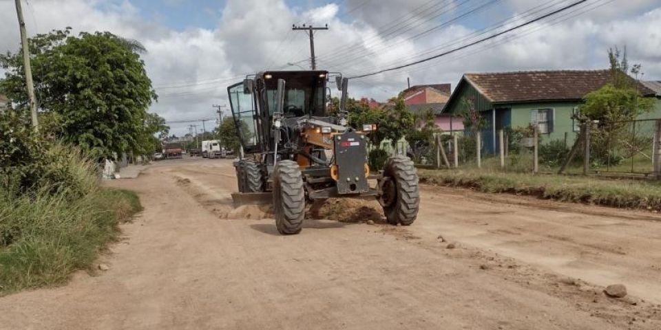 Bairro Carvalho Bastos começa a receber patrolamento em Camaquã