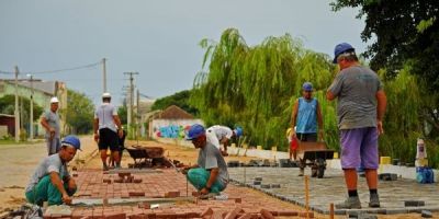 Prefeitura inicia nova etapa de revitalização da orla do balneário em Tapes