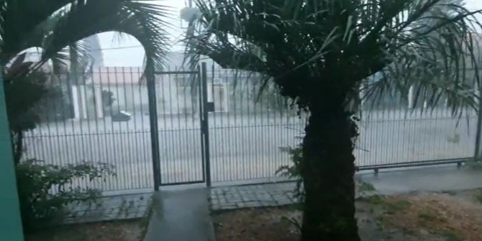 Tempestade causa outra vez alagamentos e falta de luz em Camaquã 