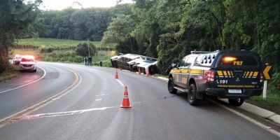 Acidente com ônibus deixa idosa morta e ao menos 26 pessoas feridas no RS