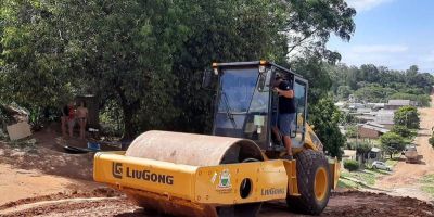 Infraestrutura realiza colocação de cascalho no bairro Ouro Verde em Camaquã