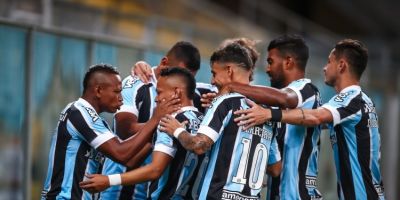 Grêmio vence e assume a liderança do Gauchão