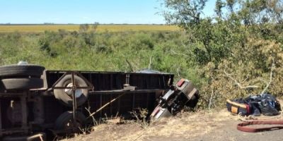 Caminhoneiro morre em grave acidente na BR-472 no RS