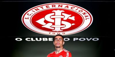 Inter anuncia contratação do volante Gabriel, ex-Corinthians 