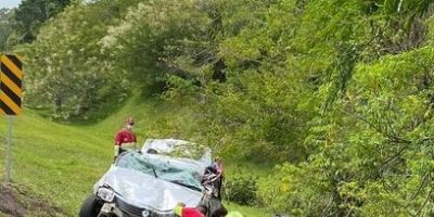 Motorista morre e passageira fica presa dentro de veículo por cerca de 12 horas na freeway 