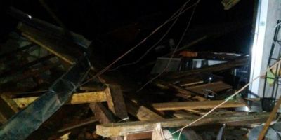 Vendaval destrói casas em Francisco Beltrão, no Paraná