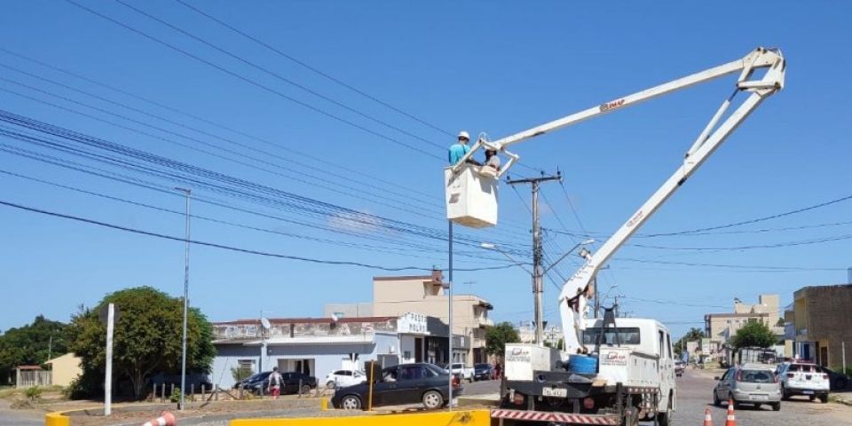 Nova rótula da Loureiro recebe iluminação de led