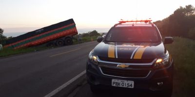 Homem morre em acidente entre carro e caminhões na BR-290 em Charqueadas 