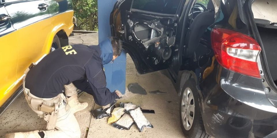 Duas mulheres são presas com drogas sintéticas na BR-290