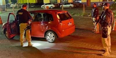 Mulher é presa após ir buscar carro de marido abordado pela PRF