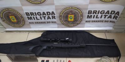 Brigada Militar prende trio por tráfico de drogas e porte ilegal de arma de fogo em Arambaré