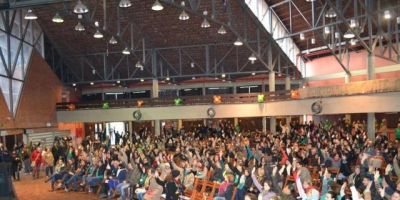 Servidores aceitam proposta do TJ e encerram greve