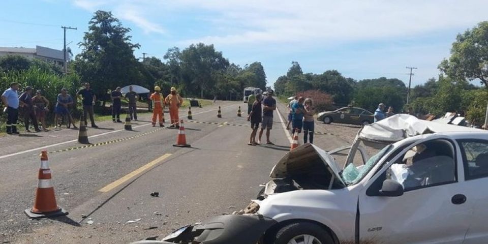 Idoso morre após acidente entre carro e caminhão na ERS-287 na Região Central