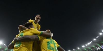 Seleção goleia Chile por 4 a 0 no último jogo no Brasil antes da Copa