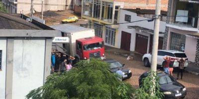 Assalto a agência bancária deixa um ladrão morto e outro ferido em Santana da Boa Vista