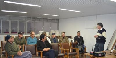 Produtores de uva recebem assistência técnica gratuita em Camaquã