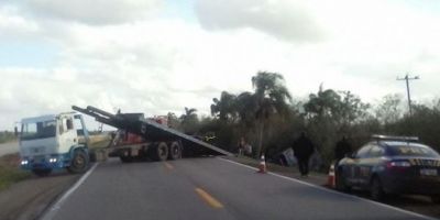 Nesta quarta será feita nova interrupção na BR-116 em Camaquã para remoção de caminhão acidentado