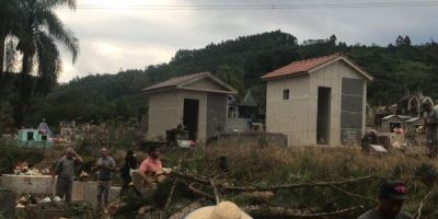 Em vídeo, prefeito de Cerro Grande do Sul aparece derrubando árvores e desafiando gestores da região