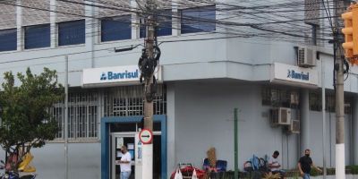 Agências bancárias fecham as portas nos feriados de 15 e 21 de abril