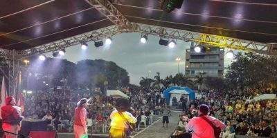 Comemorações do aniversário de Camaquã lotam a Praça Zeca Netto no fim de semana