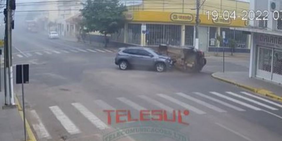 Acidente mobiliza equipes da BM e de emergência em Camaquã na manhã desta terça