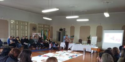 Professores de Educação Infantil da Rede Municipal de Ensino Participam de encontro de formação continuada