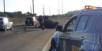 Jovem morre após capotar carro na BR-101 no Litoral Norte do RS