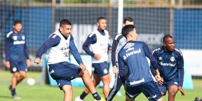 Para ficar no topo da tabela, Grêmio encara o Cruzeiro na tarde deste domingo