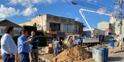 Segunda rótula da Avenida José Loureiro da Silva começa a ser construída em Camaquã