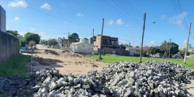 Inicia obra de calçamento na Rua Belarmina Chinepe em Camaquã